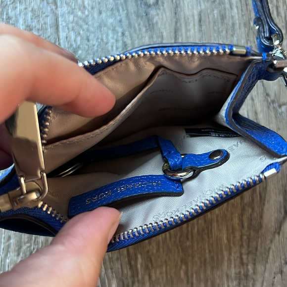 Michael Kors Card Case Wristlet - Picture 5 of 5